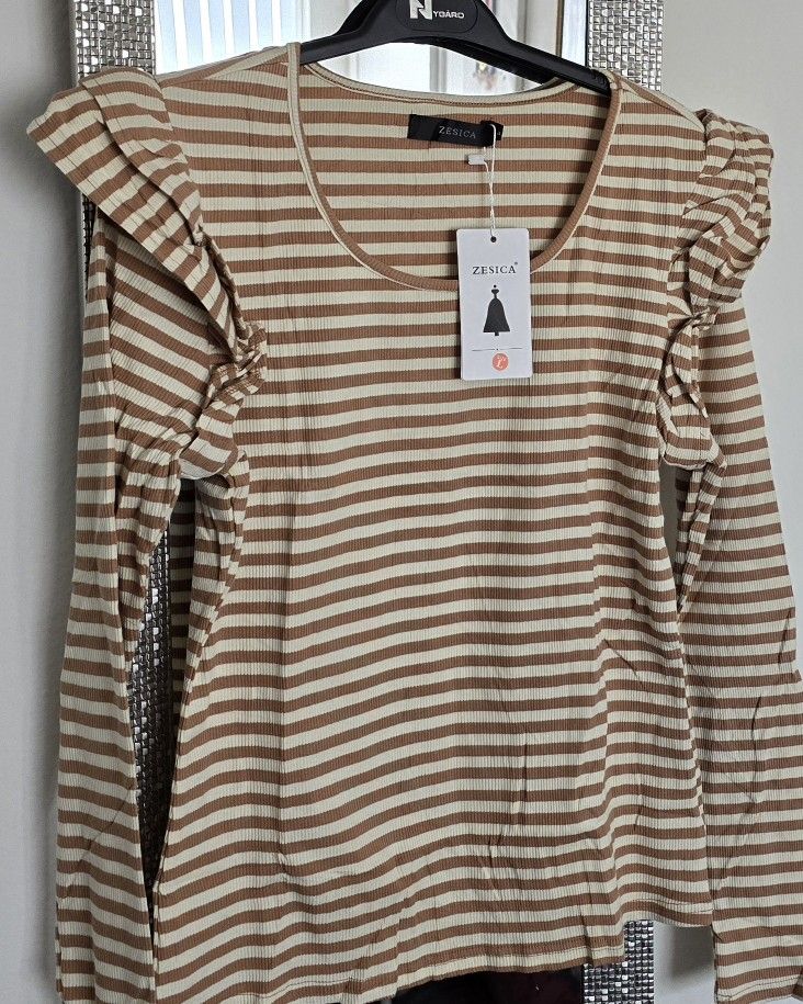 Camisa De Manga Larga Con Volantes A Rayas Para Mujer Color Beige Medida Mediana Y Grande