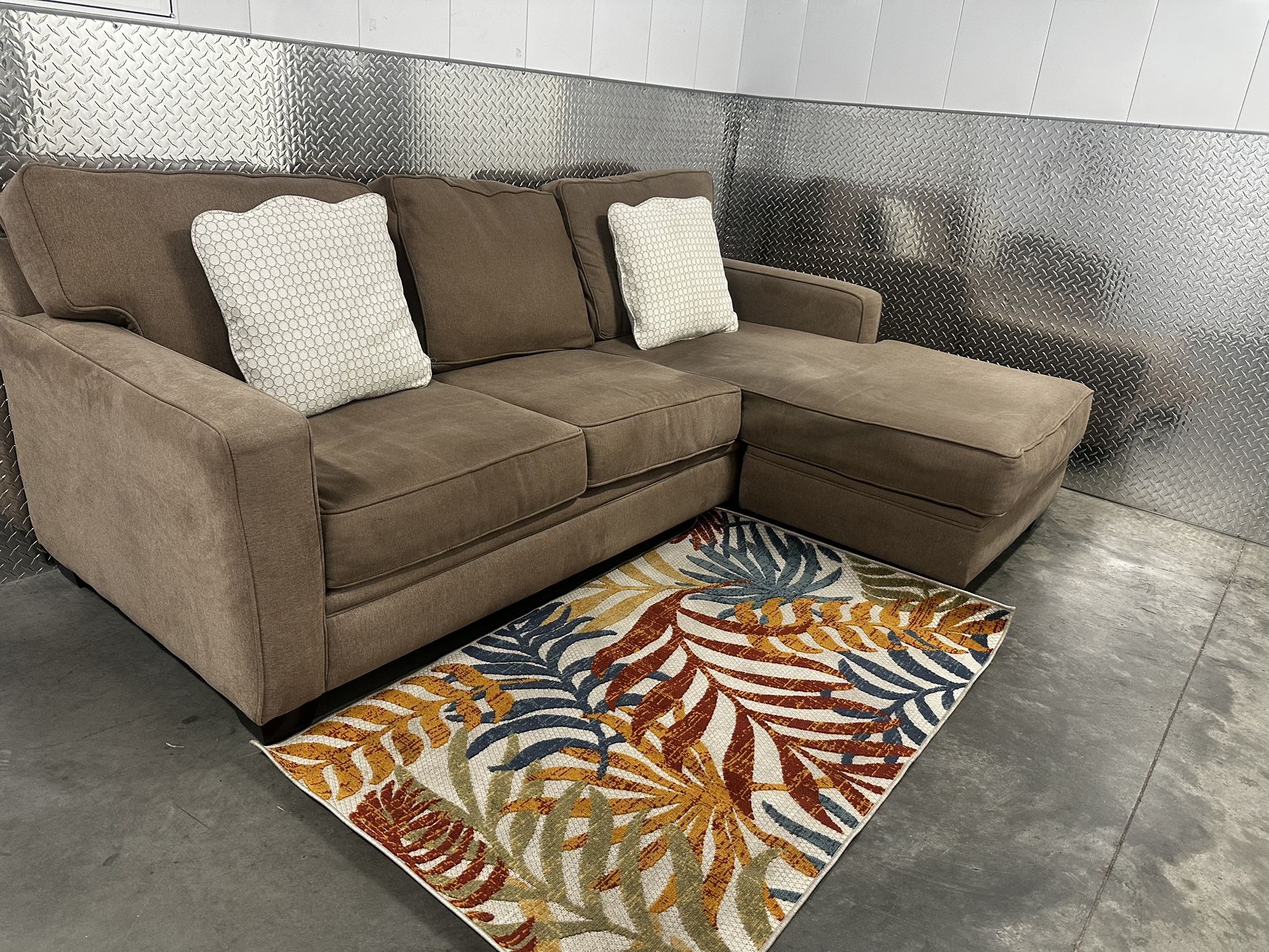 BROWN SECTIONAL COUCH W/ FREE DELIVERY