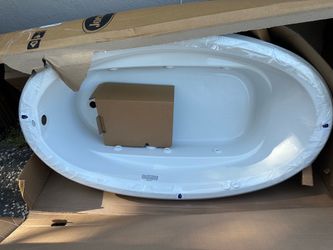 Jacuzzi tub with jets