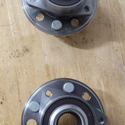 2014---2017 Chevy Impala, Malibu, Equinox Front Wheel Hubs