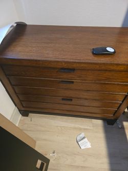 (BEARS) King size Bed frame and Night Stand