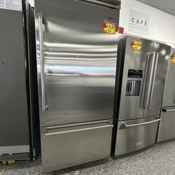 VIKING BUILT IN 36’ Inches Wide REFRIGERATOR STAINLESS STEEL CUSTOMER RETURN UNIT WORKING EXCELLENT NICE CONDITION!!!!