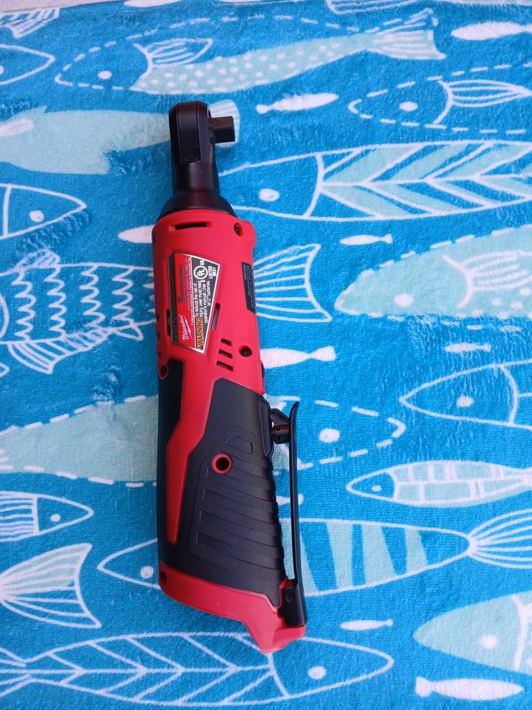 Ruach Milwaukke 12v Para Dados De Tres Otavos Soló Herramienta