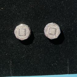 1/10 CTW DIAMOND 925 STERLING SILVER EARRING