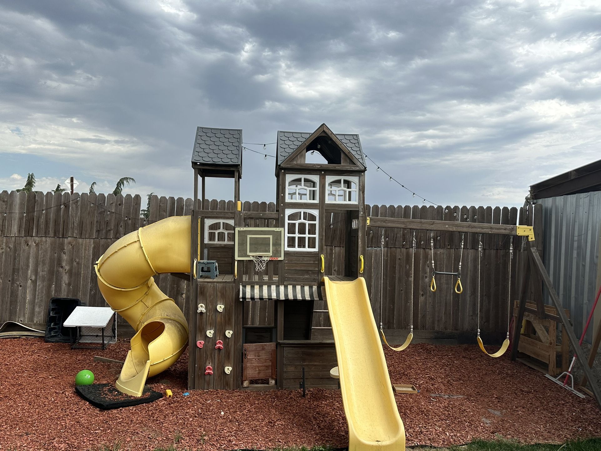 Kids Playground / Swingset