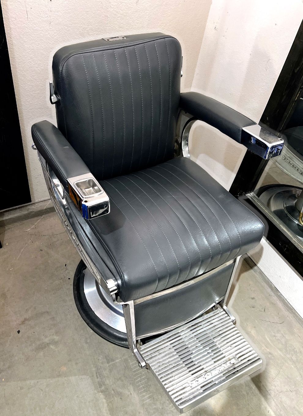 Belmont Barber Chair