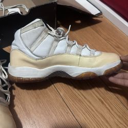 VINTAGE Jordan 11s Columbia