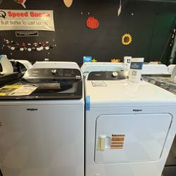 Whirlpool Washer And Dryer Set In White 💗