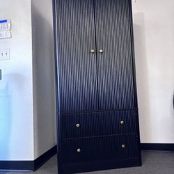 New In Box 66"×30" Black Wooden Wardrobe Closet Cabinet w/ Hanging Rod dresser