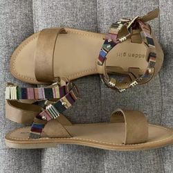 NEW Madden Girl Tan Brown Gold Flat Sandals Size 8
