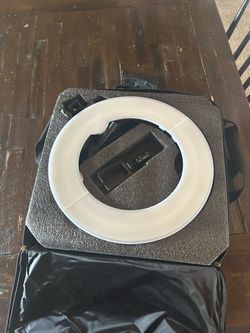 Mini halo ring light