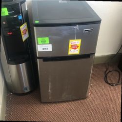 Magic Chef Mini Fridge