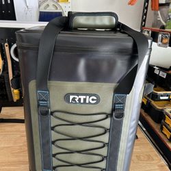 RTIC Backpack Cooler 