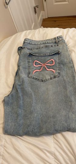 Women’s Plus size jeans w/Pink ribbon embroidery