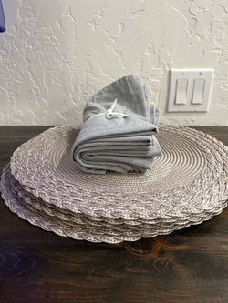 8 Woven Placemats with 8 Linen Napkins Set