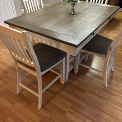 Counter Height Dinning Table & 4 Chairs