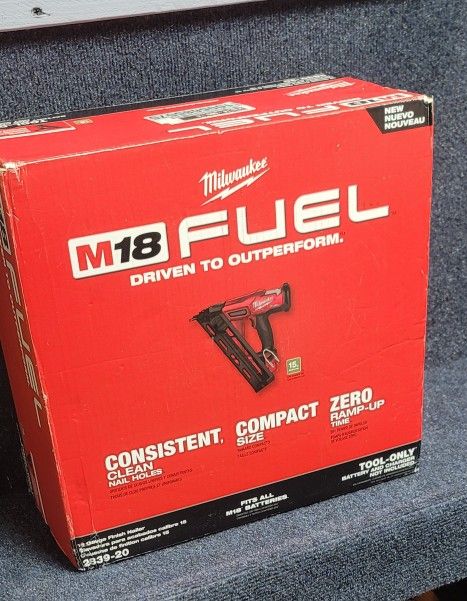 Milwaukee
M18 FUEL 18-Volt Lithium-Ion Brushless Cordless Gen II 15-Gauge Angled Finish Nailer (Tool-Only)