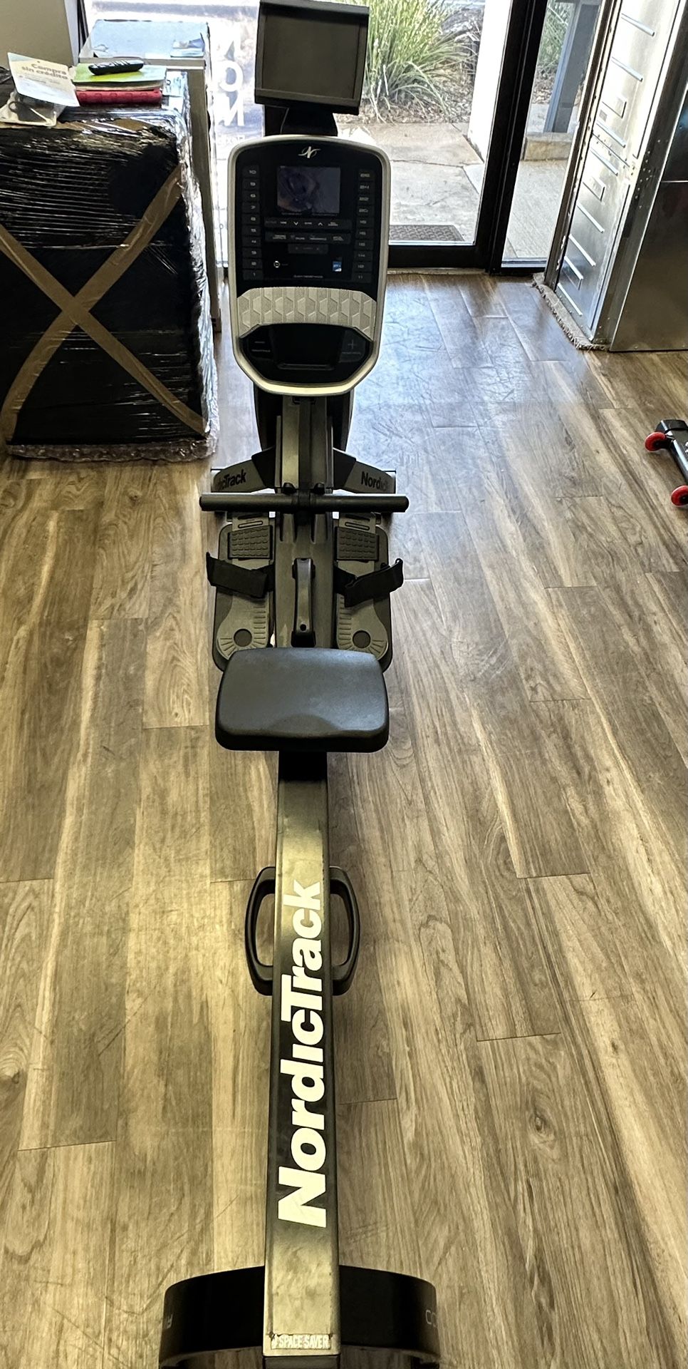 New NordicTrack - RW500 Rower - Black