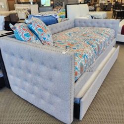 SusannaDaybed W/ Trundle
Furniture of America$10 Down Payment And Financing Available