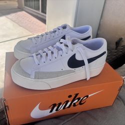 Women’s Nike Blazer Low Platform White/Black