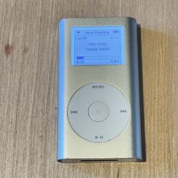 iPod Mini 1st Gen ModelA1051 4GB Silver Tested Good w/801 Songs Read Info Below! 