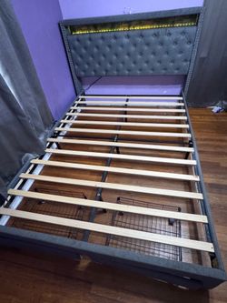 Queen frame