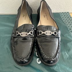 Women's Anne Klein Iflex Glossy Black Patent Leather Slip-on Loafers - PU in BVille. 