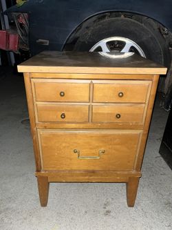 2 Drawer Maple Nightstand