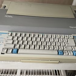 Royal Typewriter Great Working Conditions Ill Try It For You 