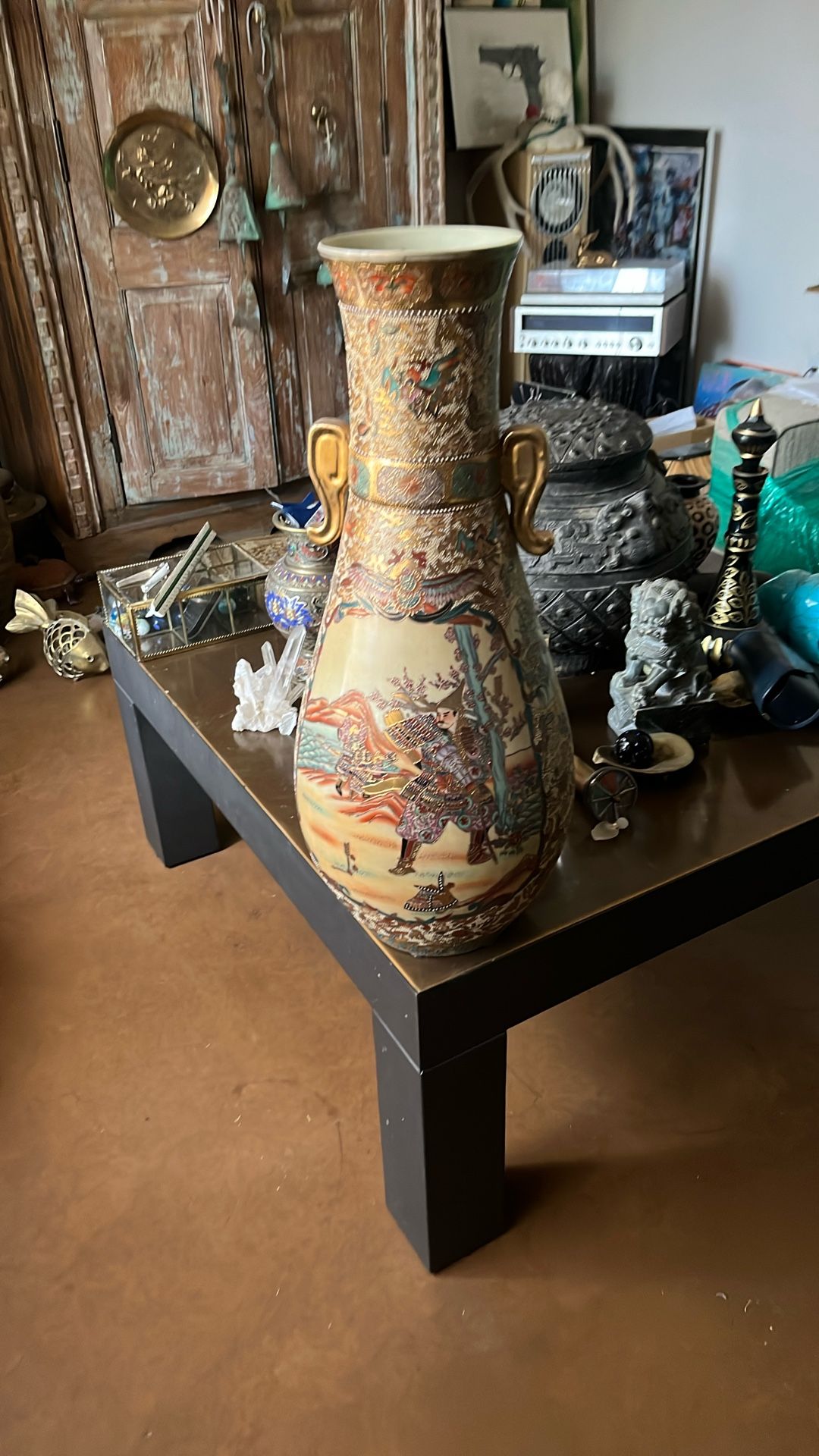 Large Asian vase, believe Japanese
