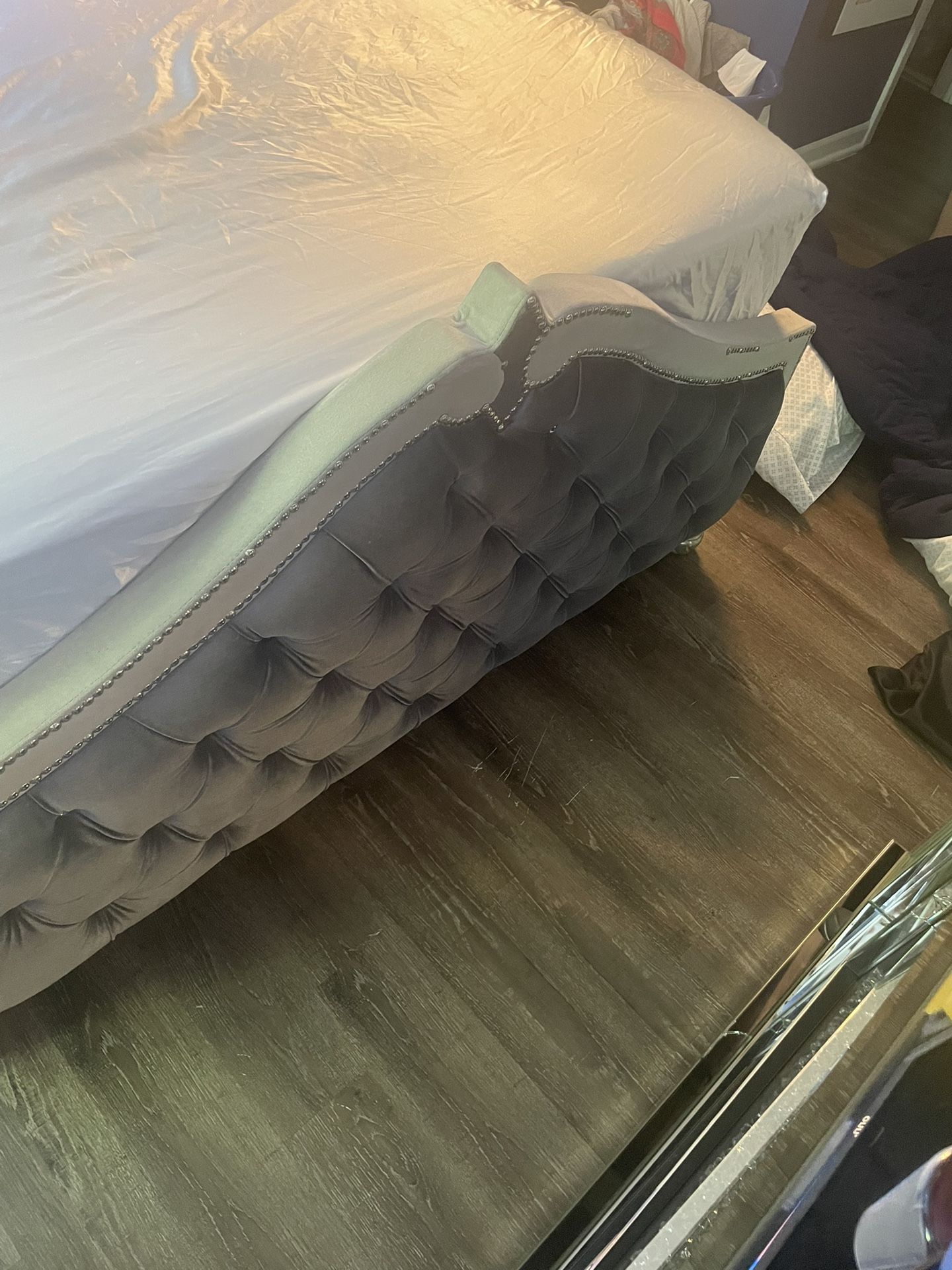 QUEEN SIZE BED FRAME WITH DRESSER AND DETACHABLE MIRROR!