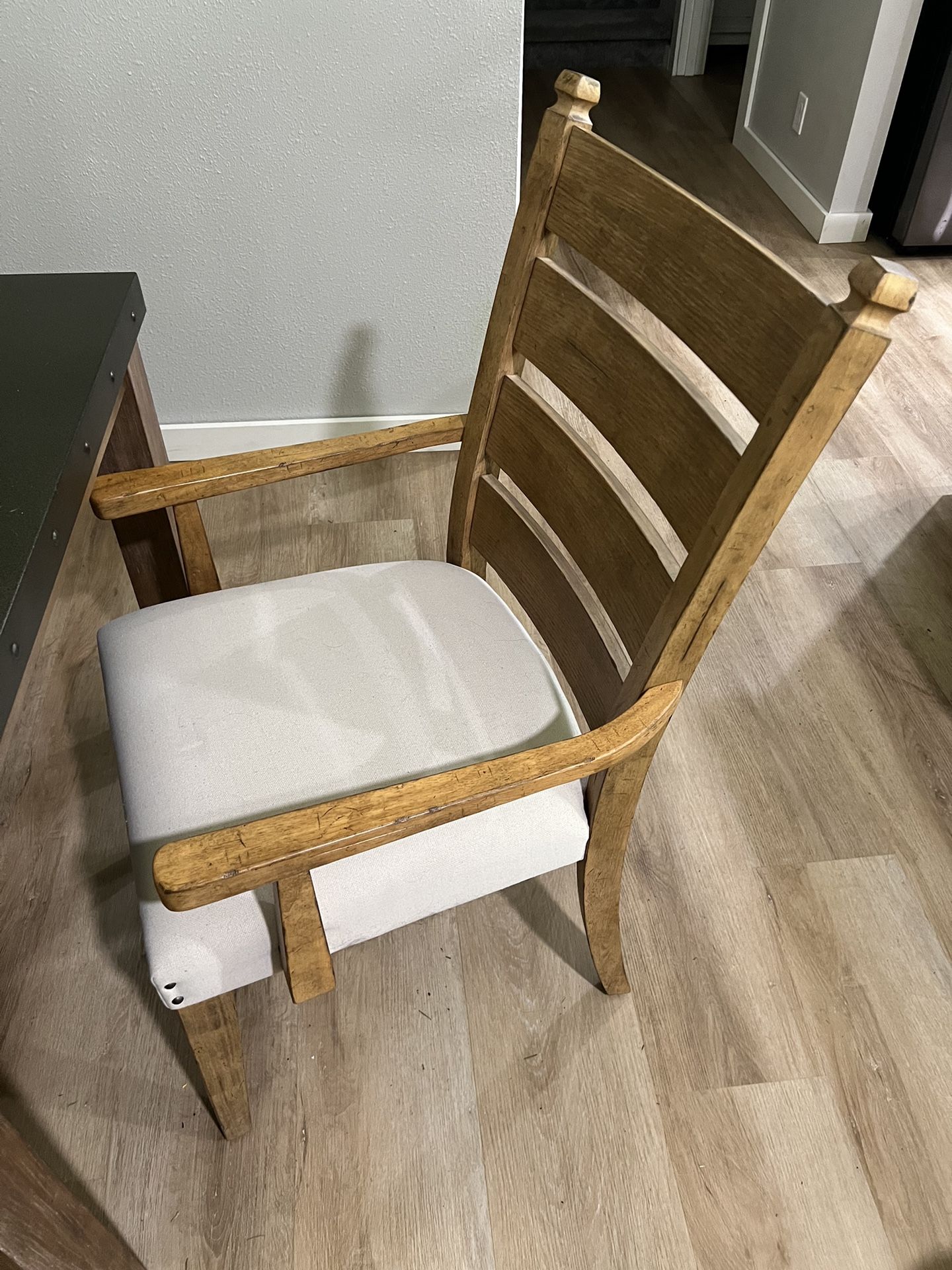 Mint Condition 6 Ea Dining Room Chairs W/ Arms