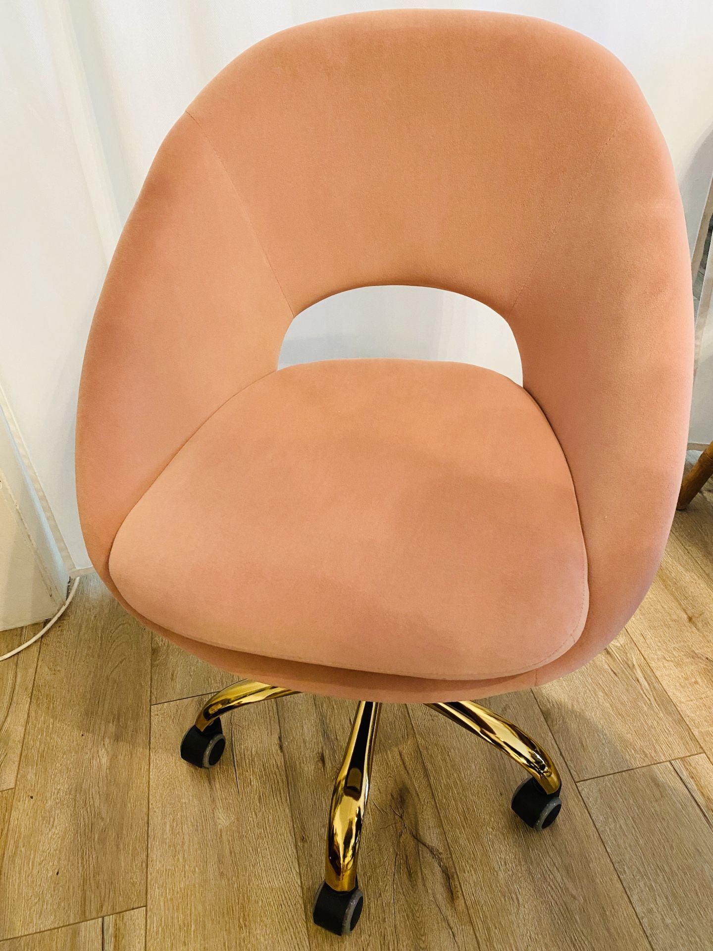 (PENDING) Penney Desk/Office Swivel Chair for Sale in Los Angeles, CA