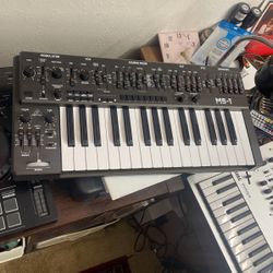 Behringer Ms-1 Synth 