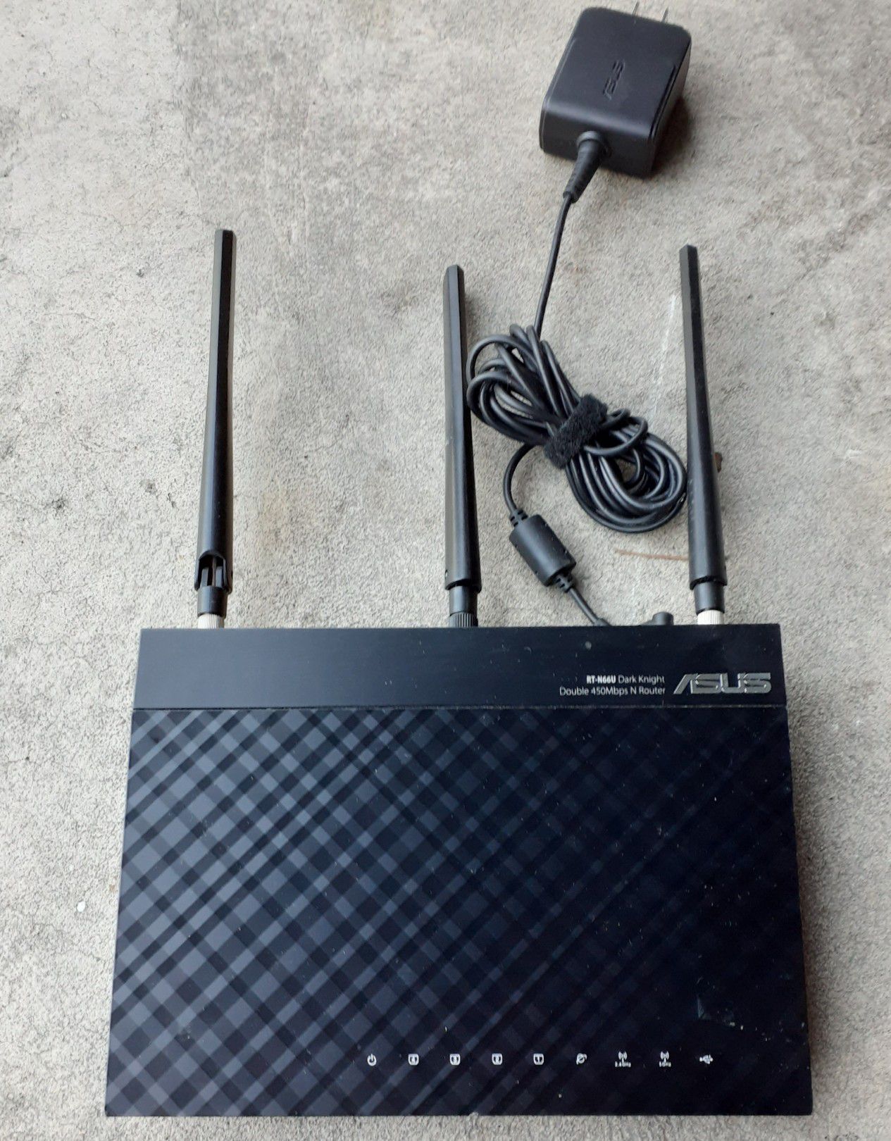 Asus wireless N Dual Band Dark knight Long range router Rt-N66U First come first served 49$ OBO