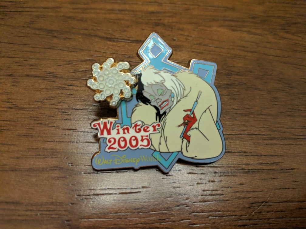 Disney Pin limited edition 1000 winter 2005 Cruella DeVille pin