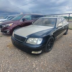 2000 Lexus LS 400