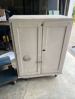 Garage cabinet