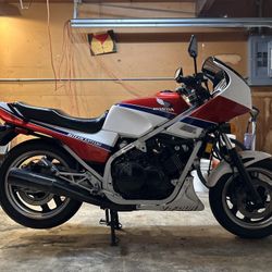 1985 Honda VF7F