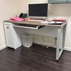 White Desk 