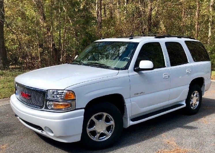 <O2 GMC Yukon Denali Car Runs and drives excellent