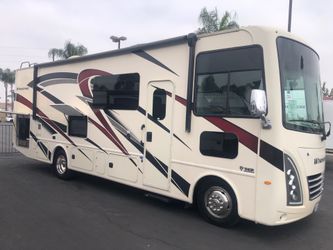 2023 29M Windsport 30ft class A w/ Outside Kitchen Sleeps 6/7