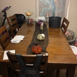Dining Table W/5 Chairs 