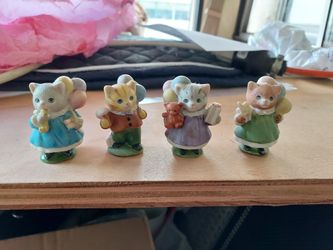 4 Kitty Cucumber figurines