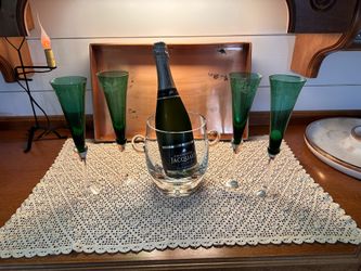 Lennox Toasting Flutes With Krosno Glass Ice Bucket