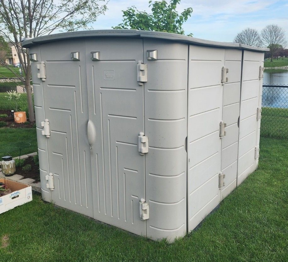 Good Looking Shed Thinking Outside