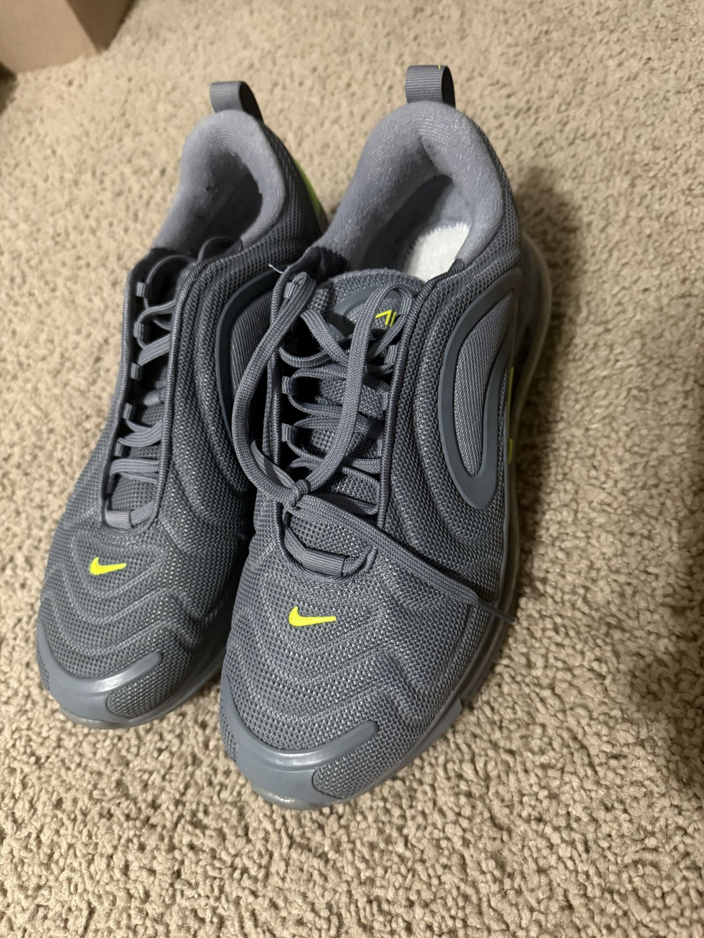 Nike 720 Air max Men’s 8