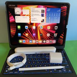 128GB Apple IPad Pro 11” 3rd Generation (2021 Model / M1 chip/ Liquid Retina / Face ID) with stylus pen, keyboard & Accesories (Warranty 10/2023)