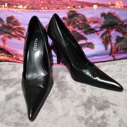 ALDO BLACK HEEL PUMPS SIZE 38 