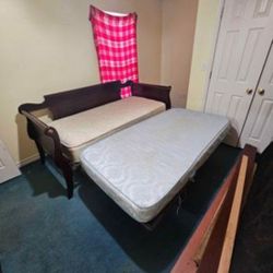 Trundle twin bed